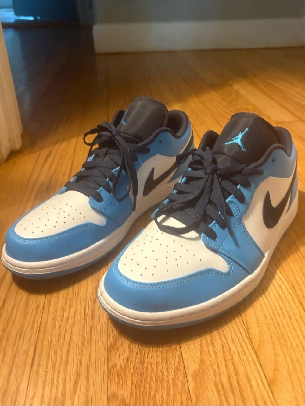 Air Jordan 1 Low UNC Size 10.5 Men’s